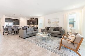 Stunning 7BR Retreat Private Pool Perfect Location