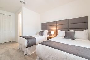 Stunning 7BR Retreat Private Pool Perfect Location