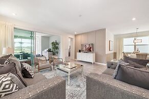 Stunning 7BR Retreat Private Pool Perfect Location