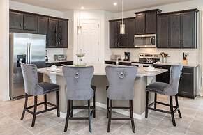 Stunning 7BR Retreat Private Pool Perfect Location