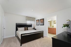 Stunning Storey Lake Villa Prime Location