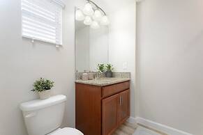 Stunning Storey Lake Villa Prime Location