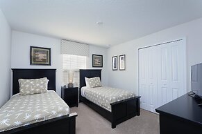 Stunning Storey Lake Villa Prime Location