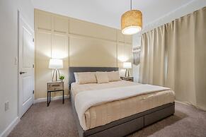 Stunning Themed Home Private Pool Ideal Location