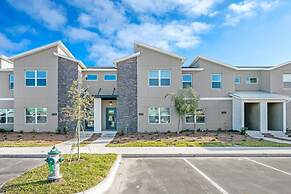 Stunning Themed Home Private Pool Ideal Location