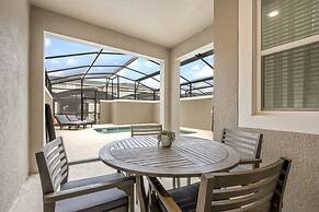 Stunning Themed Home Private Pool Ideal Location