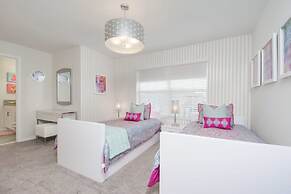 Luxury Oasis - Private Pool Prime Location