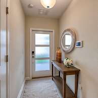 Modern 2BR Condo w Mickey Room - Family Perfection