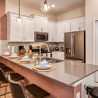 Modern 2BR Condo w Mickey Room - Family Perfection