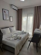 Navarino Luxe Suites with Sea View