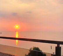 Navarino Luxe Suites with Sea View