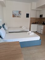 Navarino Luxe Suites with Sea View