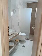 Navarino Luxe Suites with Sea View