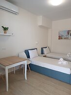 Navarino Luxe Suites with Sea View