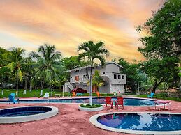 Playa Linda Surf Hotel
