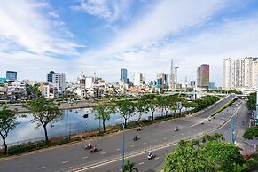 Luxury Millenium Apartment