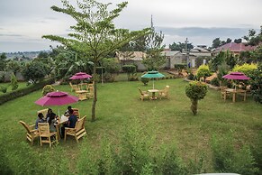 Triple Tee Gardens & Accomodation