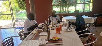 Triple Tee Gardens & Accomodation