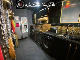 Stay & Play at Lovebehindcloseddoors