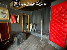 Stay & Play at Lovebehindcloseddoors