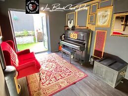 Stay & Play at Lovebehindcloseddoors