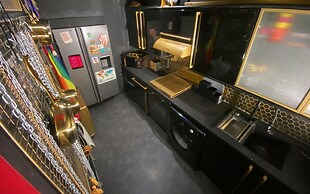 Stay & Play at Lovebehindcloseddoors