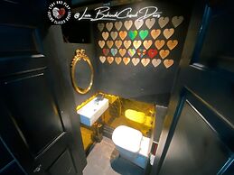 Stay & Play at Lovebehindcloseddoors