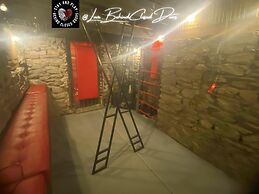 Stay & Play at Lovebehindcloseddoors