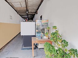 SPOT ON 92983 Hotel Ayu