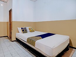 SPOT ON 92983 Hotel Ayu