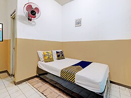 SPOT ON 92983 Hotel Ayu