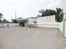 SPOT ON 92983 Hotel Ayu