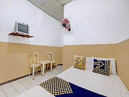 SPOT ON 92983 Hotel Ayu