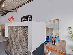 SPOT ON 92983 Hotel Ayu