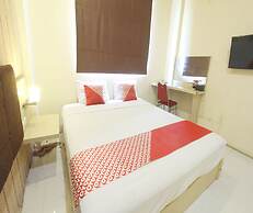 OYO 93002 Kost Gayus