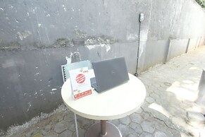 OYO 93002 Kost Gayus