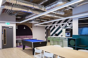 Coleman Court Summer Apartments