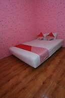 OYO 93021 Kost Dison