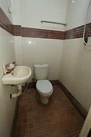 OYO 93021 Kost Dison