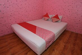 OYO 93021 Kost Dison