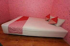 OYO 93021 Kost Dison