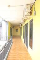 OYO 93021 Kost Dison