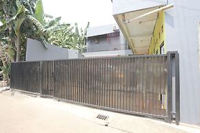 OYO 93021 Kost Dison