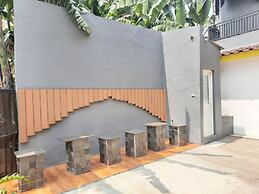 OYO 93021 Kost Dison