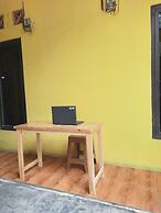 OYO 93021 Kost Dison