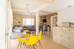 Linda casa no condomínio Morada da Praia