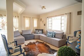 Linda casa no condomínio Morada da Praia