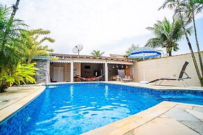 Linda casa no condomínio Morada da Praia