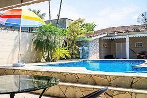 Linda casa no condomínio Morada da Praia