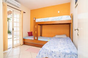 Linda casa no condomínio Morada da Praia